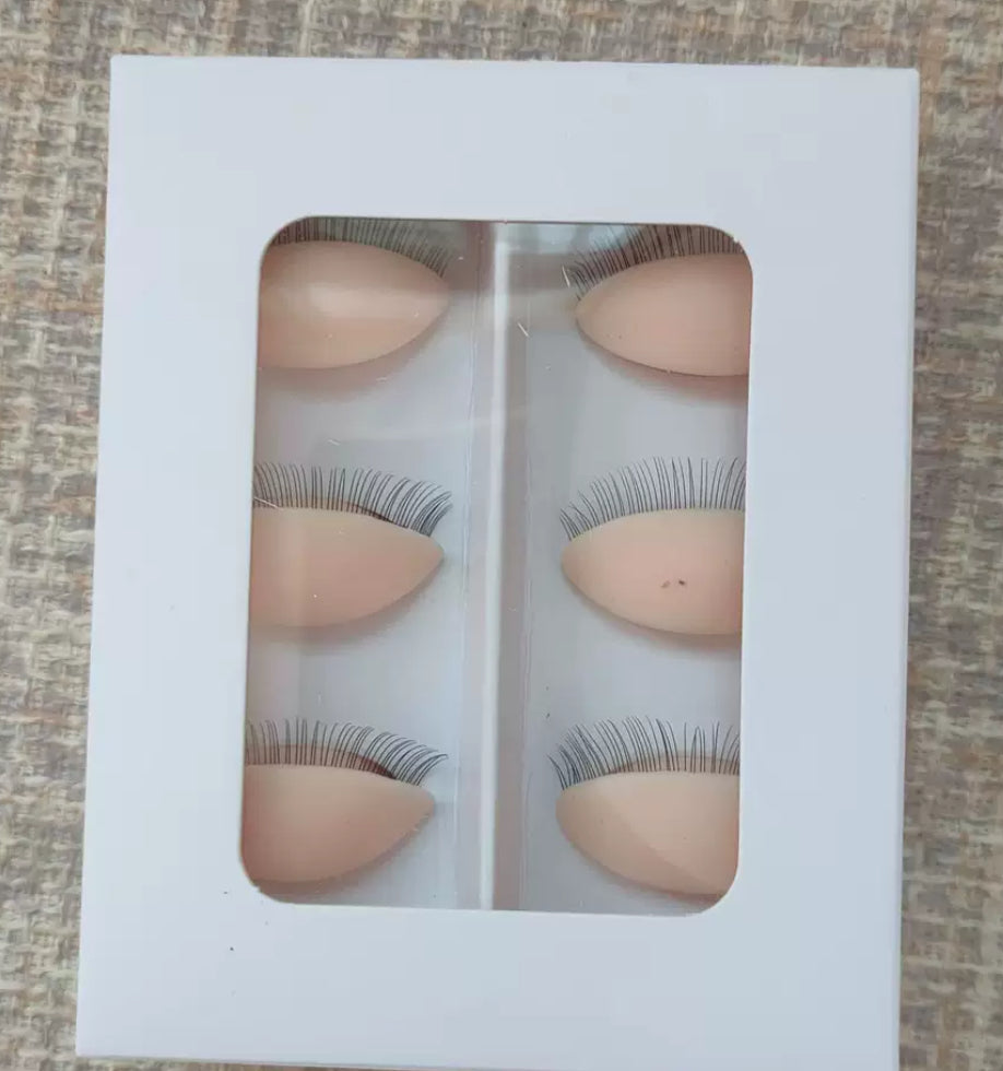 Mannequin of Replace Eyelids